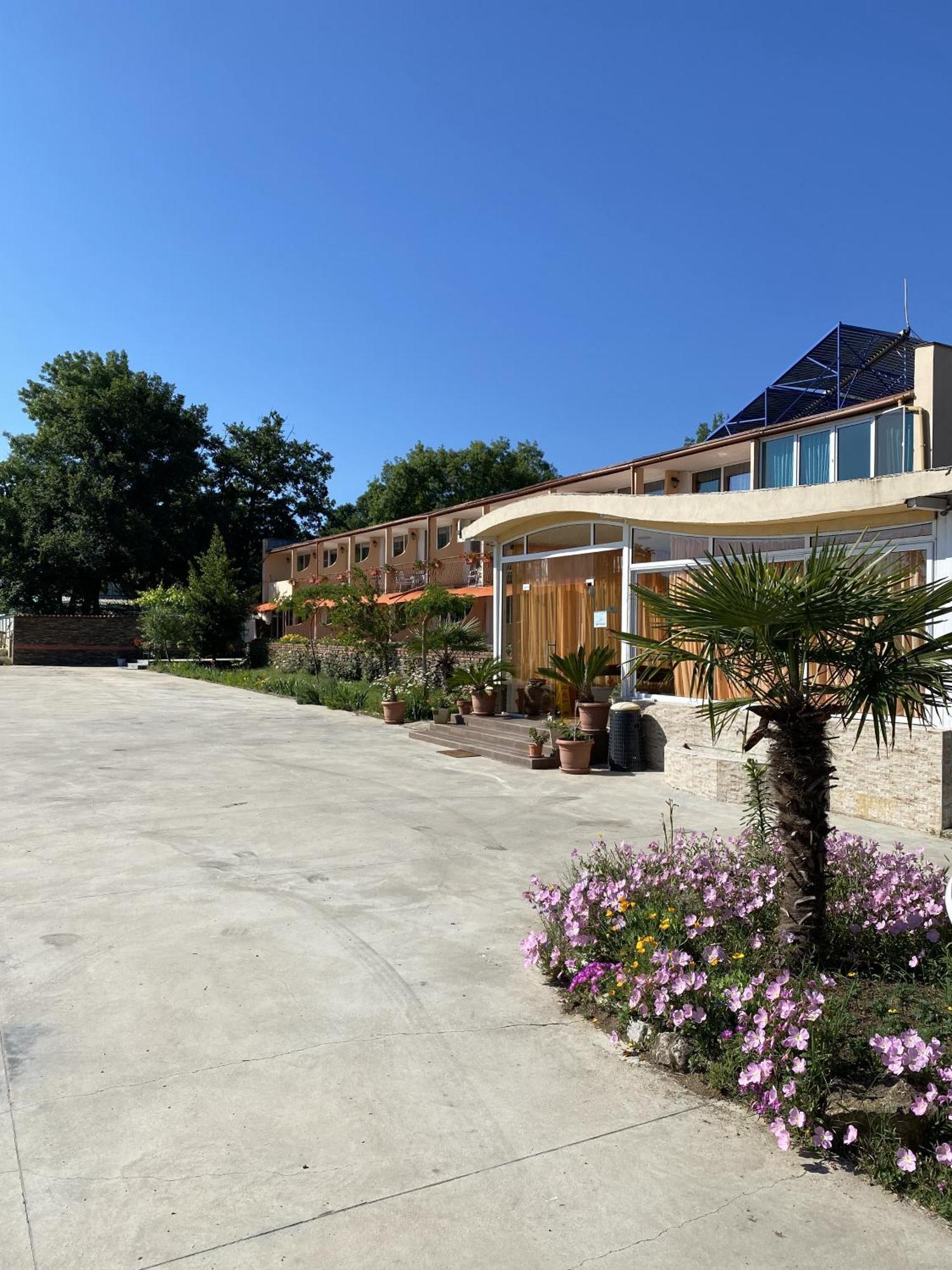 Hotel Surf Primorsko Extérieur photo