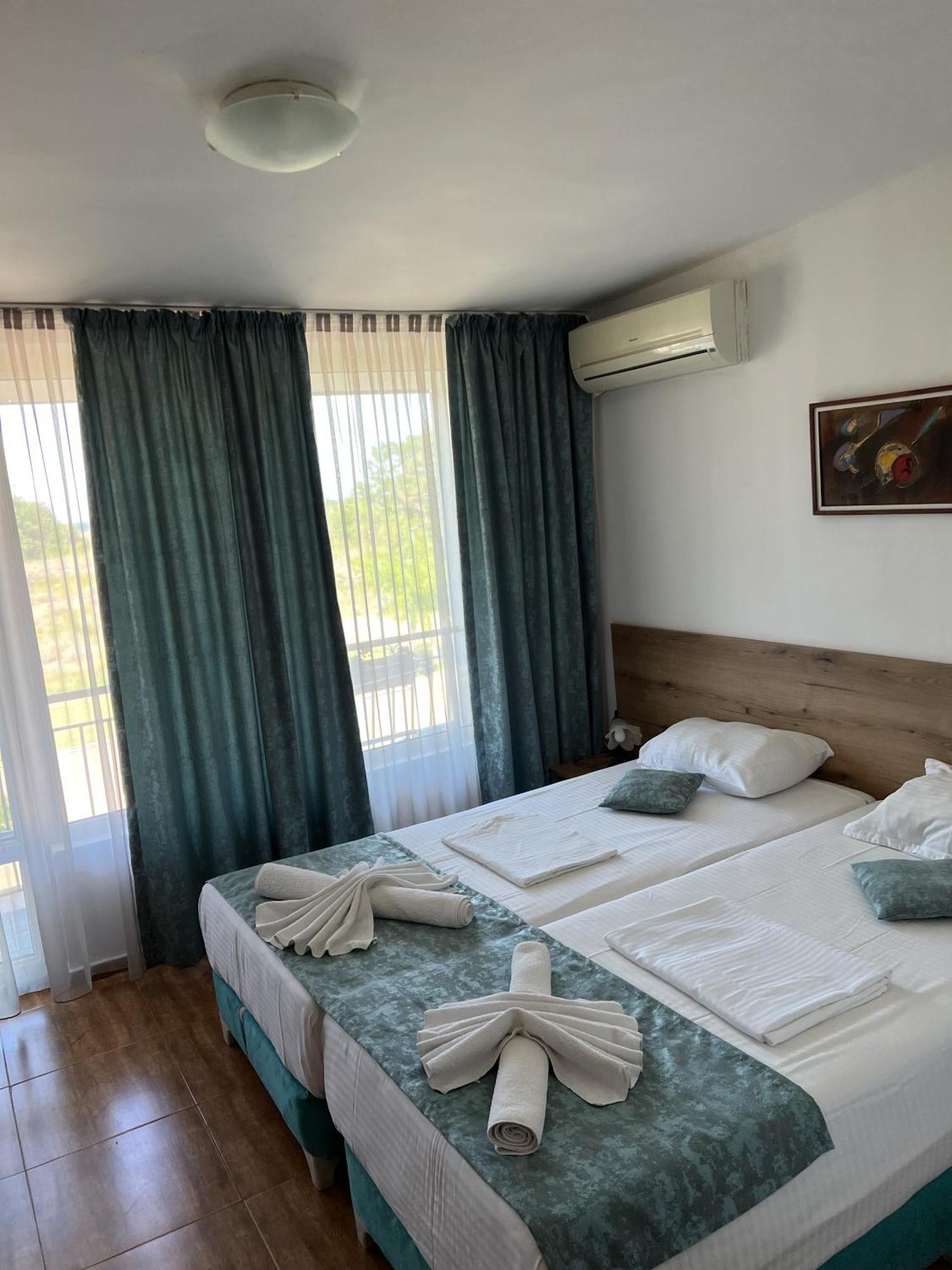 Hotel Surf Primorsko Extérieur photo