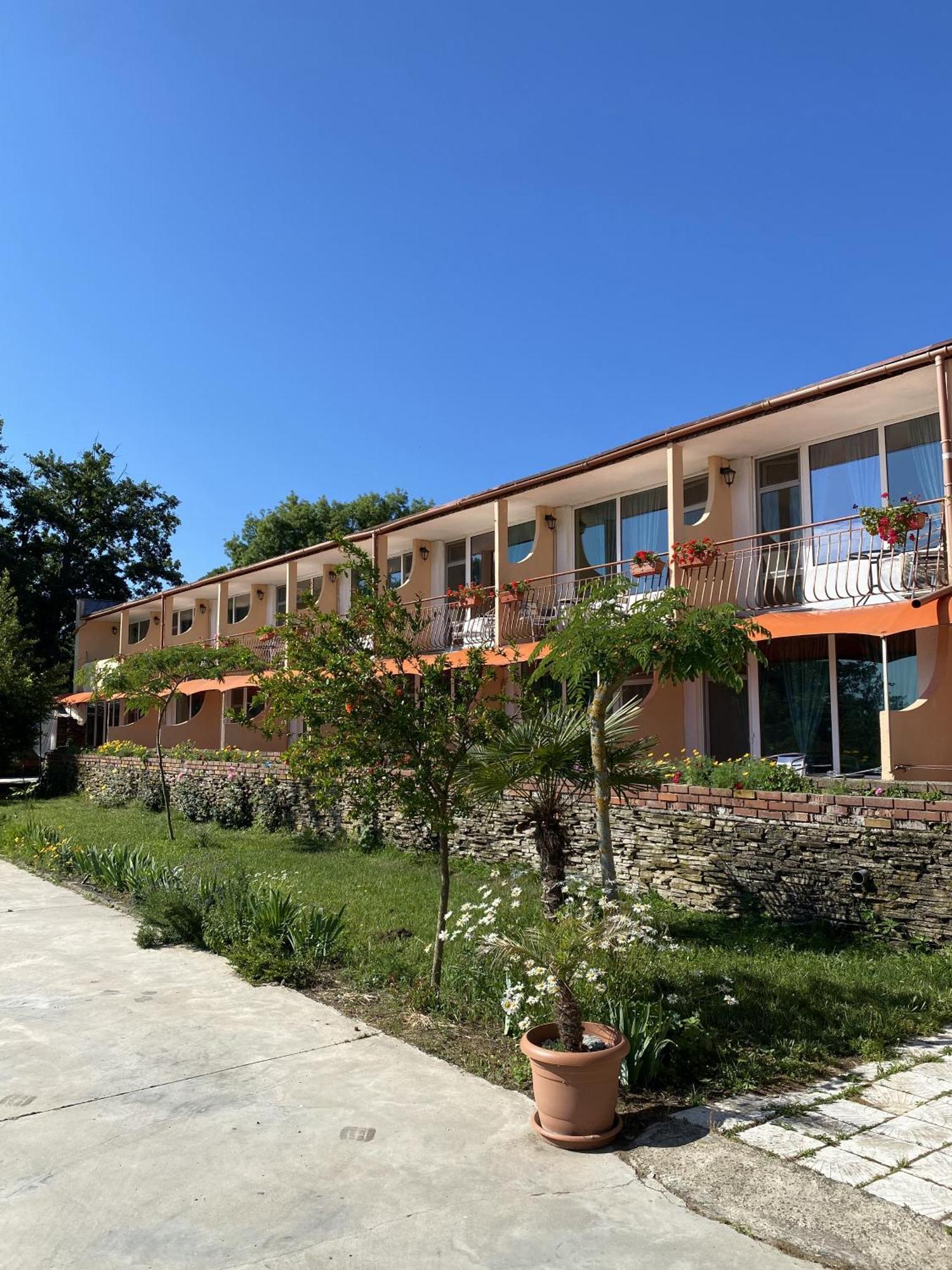 Hotel Surf Primorsko Extérieur photo